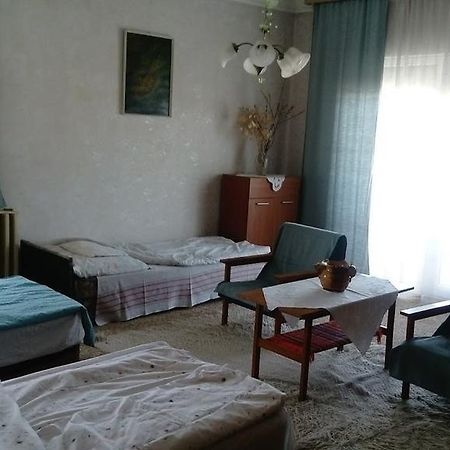 Omi Apartman Marcali Bagian luar foto